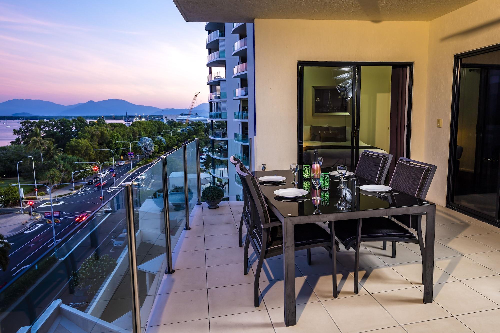 Jack And Newell Holiday Apartments Cairns Exteriör bild